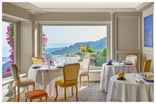 Restaurant gastronomique La Chèvre d'Or est une vraie perle sur la Côte d'Azur. Diner ou déjeuner