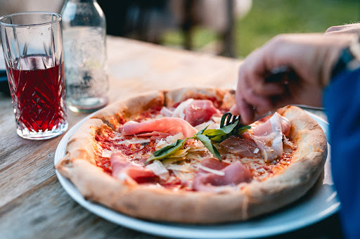 l’Alpe d’Huez. Restaurant bistronomique ✓ Casa Sauvage Pizzas artisanales au pied des pistes 