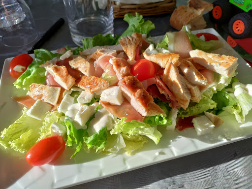 Présentation de notre bar-restaurant idéalement situé