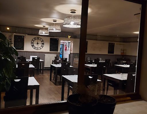 Découvrez l'hôtel/restaurant Le Cardinalin situé à Lully. N'hésitez pas à nous contacter pour un service et une nuité de qualité.