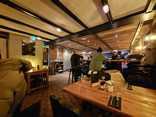 Fantastic bars & restaurants in Tignes providing excellent food