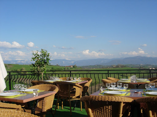 L'auberge des voyageurs situé entre Romans-sur-Isère et Saint-Antoine l'Abbaye dans le nord de la Drôme vous propose ses spécialités culinaires.