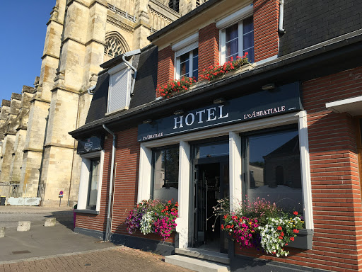 Hôtel Amiens - L'Abbatiale est un hôtel dans le centre du village de Corbie à proximité d'Amiens. Retrouvez-vous dans une ambiance familiale