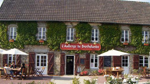 Le restaurant l'Auberge de Brothelande vous fait découvrir ses spécialités culinaires pour ravir vos papilles gustatives dans la ville de Nicorps.