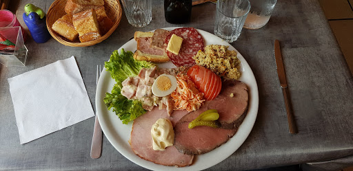 Relais Centre Europe vous accueille chaleureusement dans son restaurant-pizzeria à Saint-André-le-Coq et vous présente sa cuisine traditionnelle.