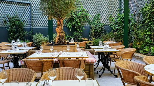 Le Citrus restaurant à Paris vous accueil du Lundi au Vendredi pour vous faire découvrir des plats maison dans un environnement verdoyant