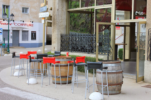 Venez à notre rencontre dans notre magasin restaurant Maison Duculty à La Terrasse sur Dorlay. Vous y découvrirez notre sélection de charcuterie et de vins.