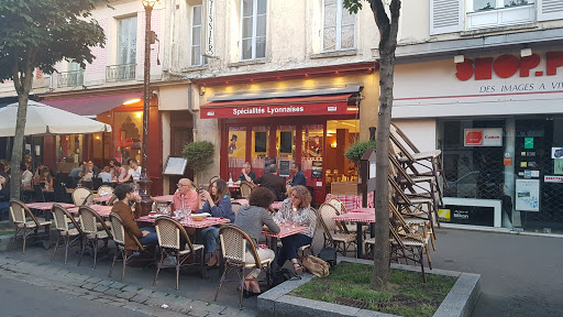 Notre restaurant à Versailles est expert en cuisine traditionnelle lyonnaise. Venez découvrir nos spécialités dans une atmosphère conviviale.