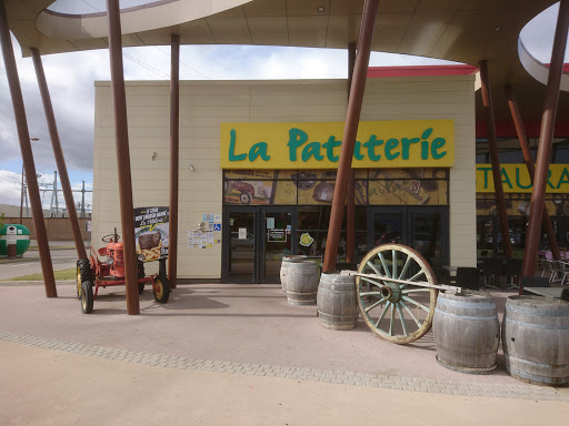 Entrer dans un restaurant La Pataterie