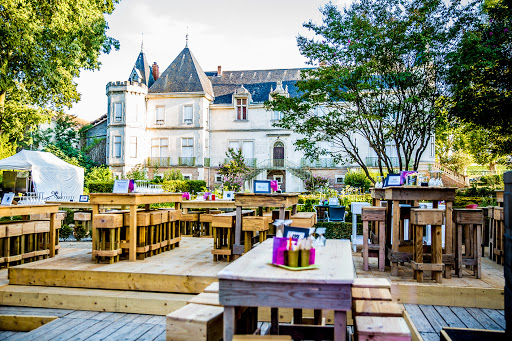 Dans le parc majestueux du Château Vaisseries à Béziers Un lieu festif incontournable dédiés à la bonne bouffe