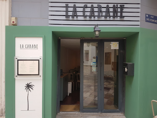 Le restaurant vous accueille dans  une rue piétonne en plein centre-ville de Hyères. Venez déguster une cuisine provençale moderne