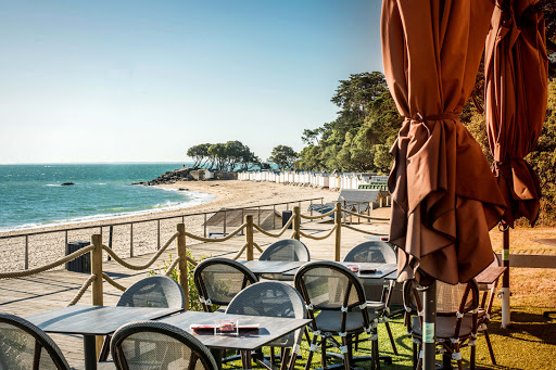 La Voile Rouge un restaurant brasserie dans un cadre exceptionnel sur l’Île de Noirmoutier. A découvrir d’Avril à Novembre.