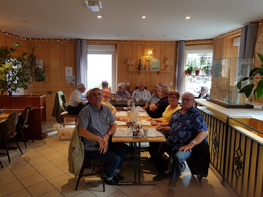 Le caveau au Soleil d'or est un Restaurant Traditionnel Situé dans le village de Buhl avec sa grande spécialité Les carpes Frites Gabylou au Pavot