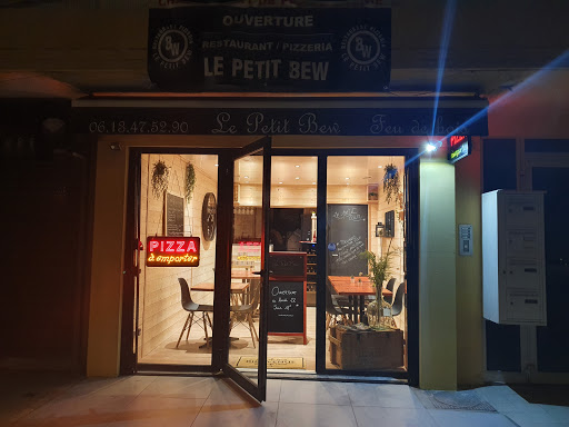 Le Petit Bew dans le Var – Poussez les portes de notre pizzeria et découvrez nos pizzas à base de sauce tomate ou de crème fraîche.