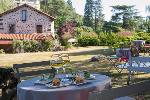 L'Ermitage est un restaurant gastronomique au Puy-en-Velay en Haute-Loire au Sud de l'Auvergne. Venez découvrir notre cuisine française