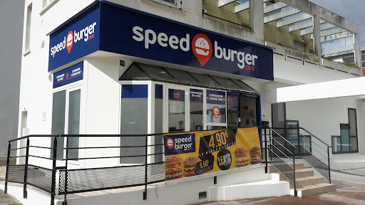 Découvrez les menus hamburgers et sandwich de Speed Burger et faites livrer votre repas à domicile ou sur votre lieu de travail.