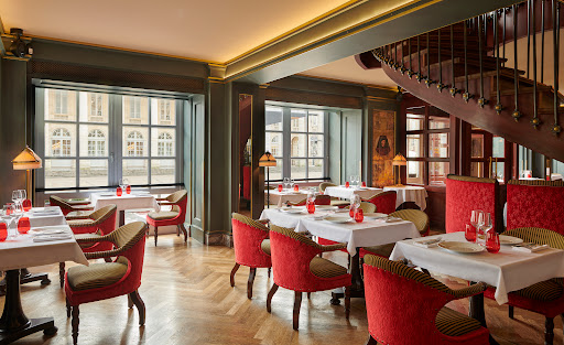 Découvrez une cuisine de terroir au restaurant Le Bordeaux dans une salle inspiré brasserie ou sur sa terrasse en plein cœur de Bordeaux.