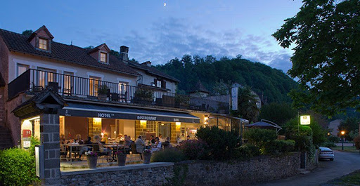 SITE OFFICIEL Les Flots Bleus : Logis hôtel restaurant à Beaulieu-sur-Dordogne en Corrèze. Parfait pour un séjour entre Périgord