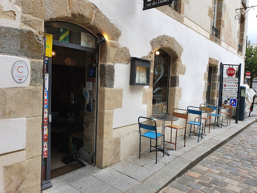 Le restaurant Le 2 rue des Dames à Rennes propose une cuisine traditionnelle avec des produits frais