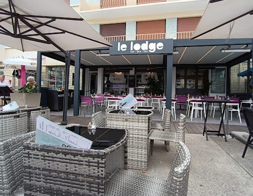 Où bien manger à Merville-Franceville-Plage ? LE LODGE est un bon restaurant terrasse à Merville Franceville Plage 14810