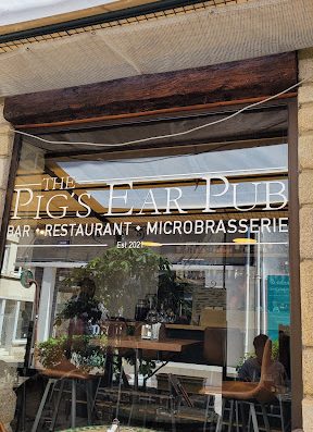 Bienvenue au Pig’s Ear Pub