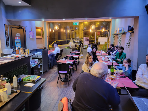 Tayim vous accueille chaleureusement au 9 Rue Gustave Zédé dans le 16ème arrondissement de Paris. Dégustez nos plats italiens