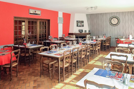 Le Tacot à Licques dans le Pas-de-Calais vous accueille dans son bar/restaurant et propose une cuisine traditionnelle faite maison dans 3 salles.