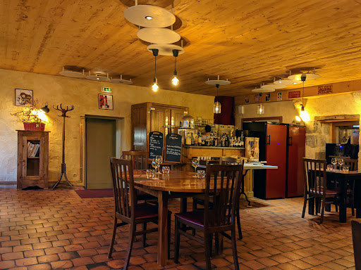 Découvrez la cuisine traditionnelle bourguignonne au restaurant Les Minimes à Semur en Auxois. Plats faits maison et produits locaux.