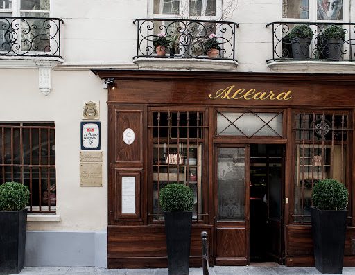 Situé dans le 6ème arrondissement de Paris