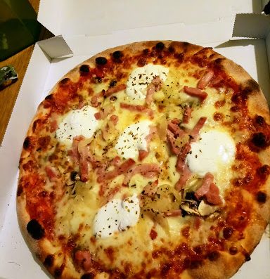 Découvrez les pizzas à emporter du Take Away. Retirez vos pizzas 1