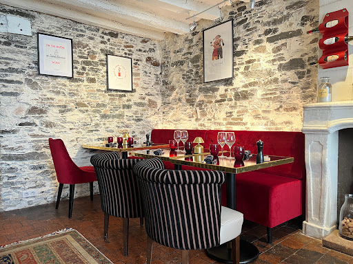 Restaurant cosy au pied de la tour d'Oudon