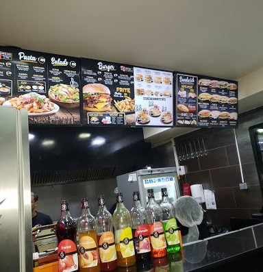 Venez déguster la différence dans notre restaurant le Chicken Chico à Livry-Gargan dans le 93. Des Burgers fait maison et de la brasserie Halal.