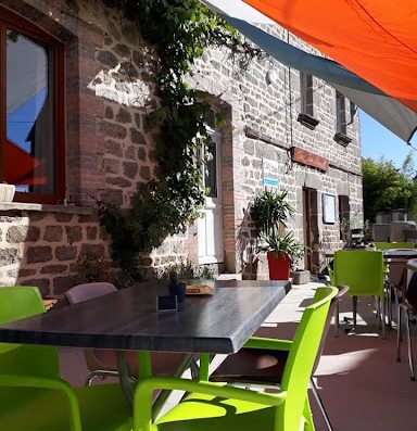 Le bar restaurant chez la Marcelle situé dans le bourg de St Amand dans la creuse vous propose des plats délicieux et une ambiance convivial