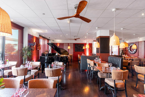 La brasserie Les 3 Caesars vous accueille dans une ambiance cosy et musicale du lundi au samedi