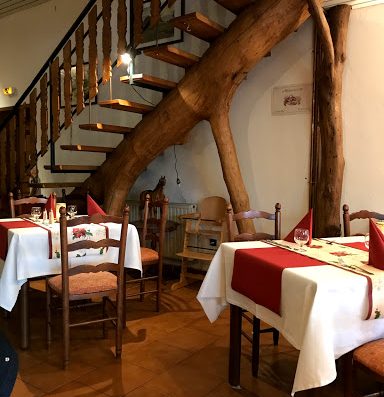 Bienvenue au restaurant Au Castel à Keskastel ! Venez découvrir notre cuisine basée sur des spécialités régionales dans un cadre agréable et chaleureux.