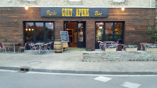 Au restaurant Guet-Apens