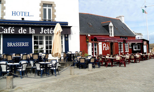 Café et Pub de la jetée à Groix