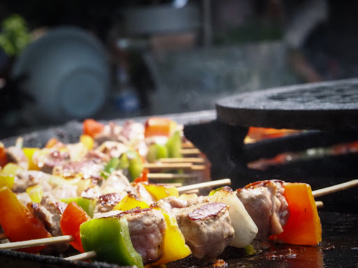 Découvrez les nombreux plats de notre restaurant traiteur spécialisé en cuisine arménienne situé en plein cœur de Soyons en Ardèche.