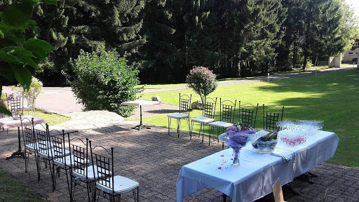 Restaurant traditionnel situé à quelques minutes du centre de Maiche. Vous découvrirez un cadre chaleureux et une cuisine rafinée.