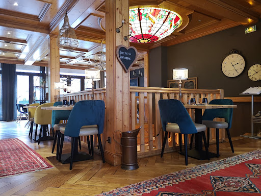 Le Restaurant La Marne et son équipe vous accueille à Saverne. Le Restaurant La Marne est ouvert de 11h45 à 13h45 le midi et de 18h30 à 21h45 le soir.