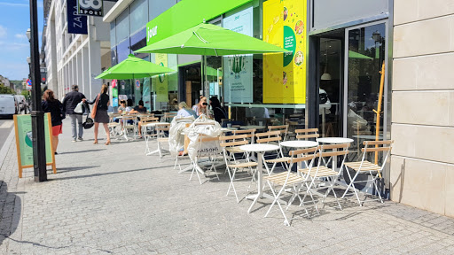 Les restaurants Jour vous propose de composer vos Bowls et Salades sur mesure en fonction de vos envies. Jour un concept de restauration eco-responsable.