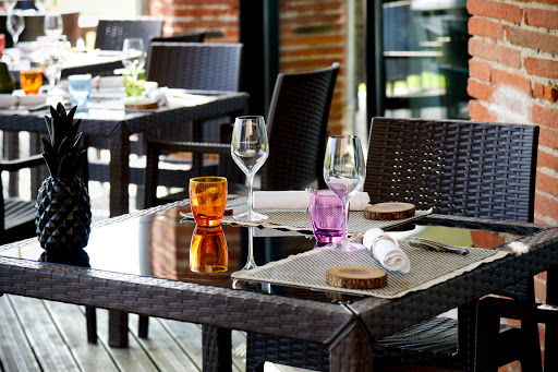 En Marge est un Hôtel Restaurant gastronomique étoilé dirigé par Isabelle et Frank Renimel prêt de Toulouse