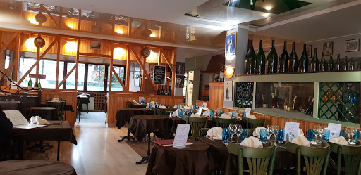 bienvenue sur le site du restaurant les sarments à reims 48 rue léon faucher nos spécialités : foie gras et saumon fumé maison viande  de charolais et poisson large choix de vins et champagne