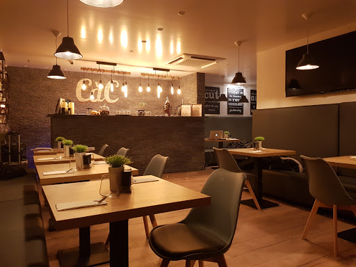 Côte à Côtes restaurant cacher au Raincy vous propose des spécialités viandes et grillades dans un cabre chaleureux et convivial. 01 41 54 26 53