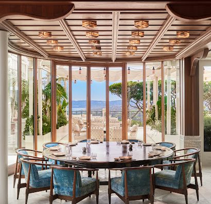 Découvrez un restaurant japonais à Saint Tropez et dégustez une cuisine japonaise sur la terrasse lors de votre séjour au Château de La Messardière.