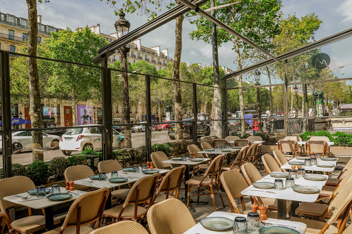 Linger over brunch with delicious global dishes and casually sophisticated French fare in our breakfast restaurant at Paris Marriott Champs Elysees Hotel.