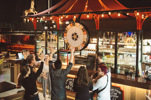 Lucky Folks est une brasserie à jouer