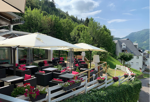 Hôtel-Restaurant Le Panorama est situé dans un cadre exceptionnel au Mont Dore