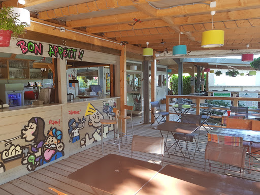 Le restaurant et chalet pizza se situent au sein du camping de Vizille et est ouvert de mi-mai à mi-septembre chaque année pour la saison estivale.