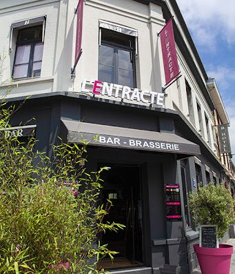 Brasserie face à la gare de Béthune et du cinema etoile. La Brasserie selon Jean-Francois Buche.